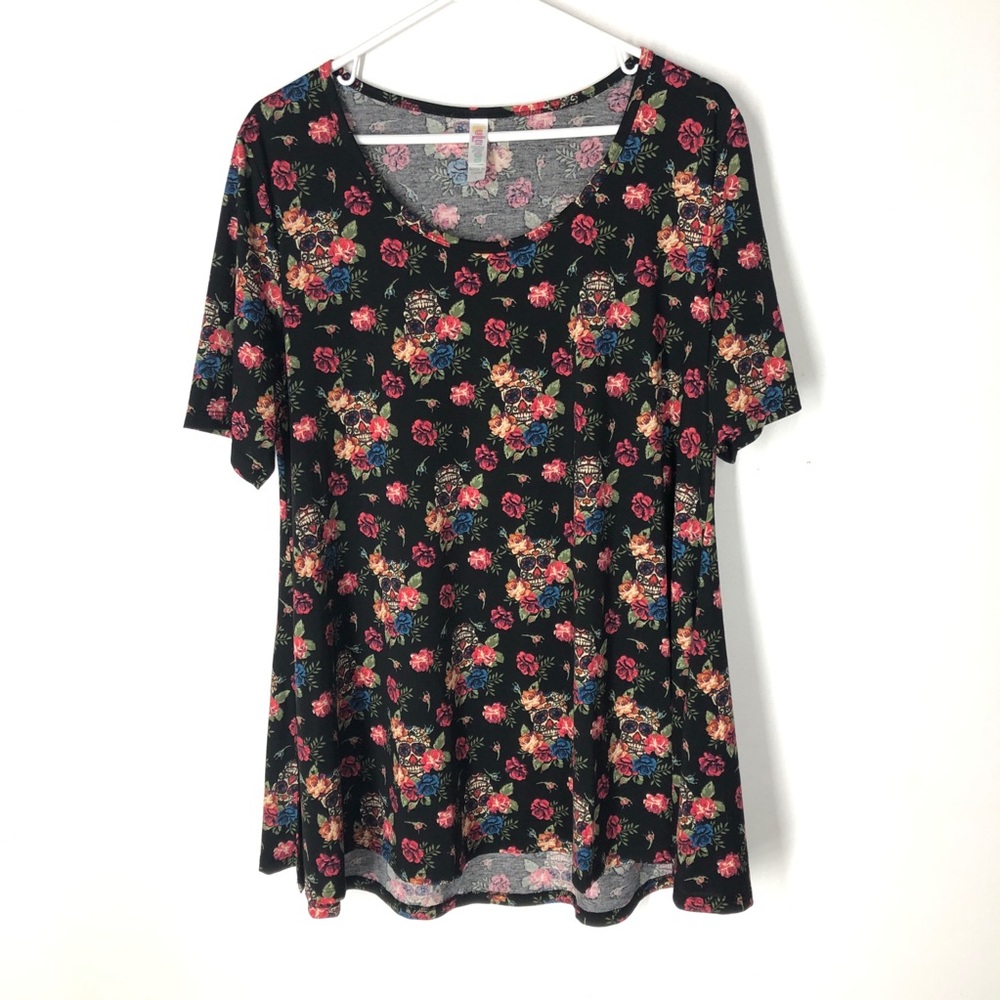 Lularoe short sleeve floral and scull print top